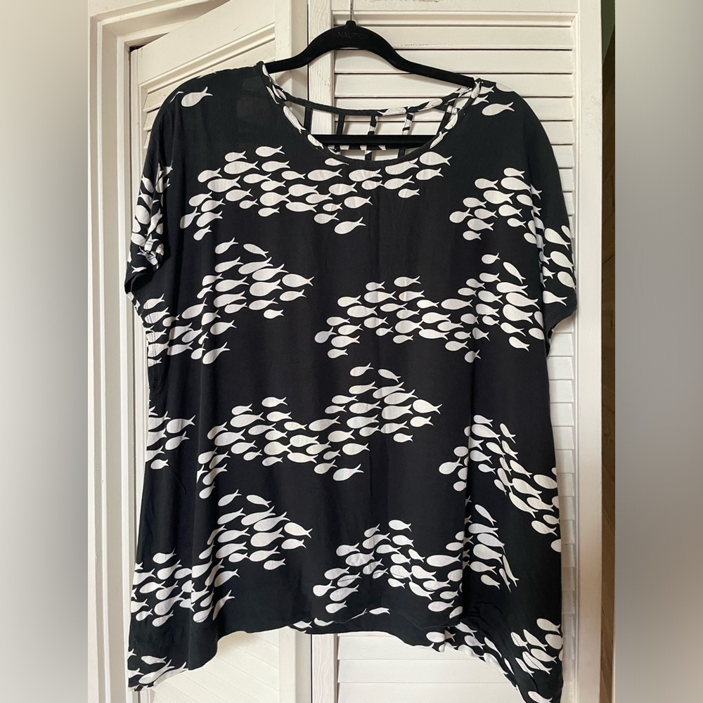 Ava Sky Fish Print Top Medium